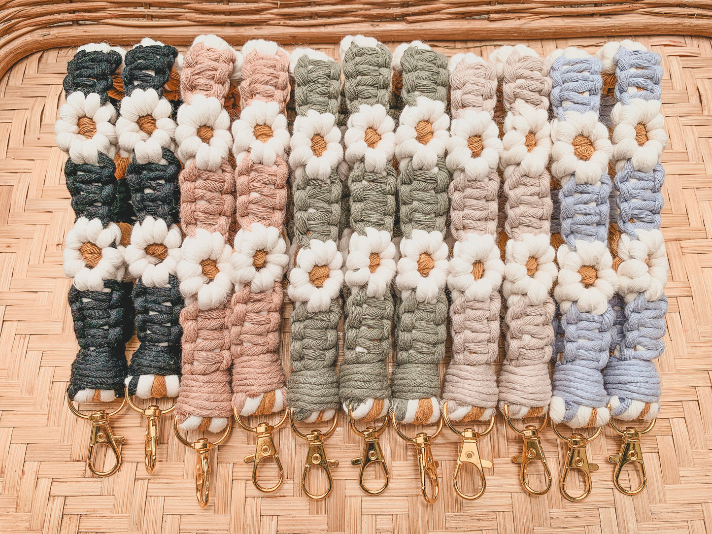 Daisy Wristlet