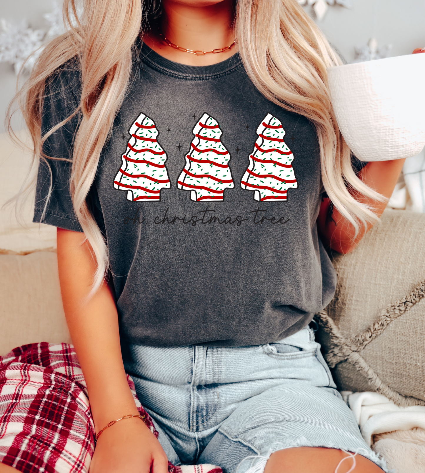 Pepper Christmas Cake Tee