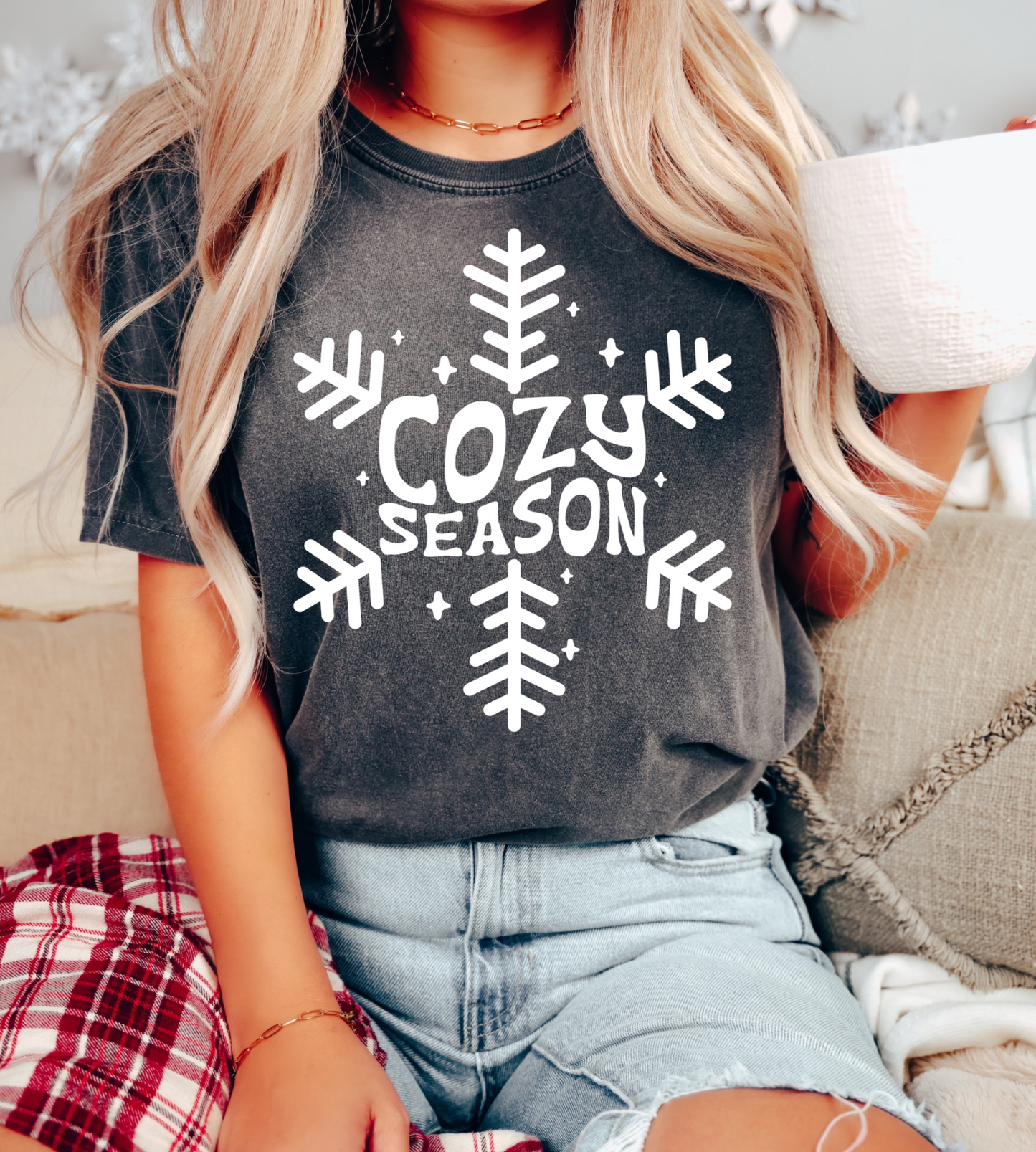 Pepper Cozy Season Snowflake Tee